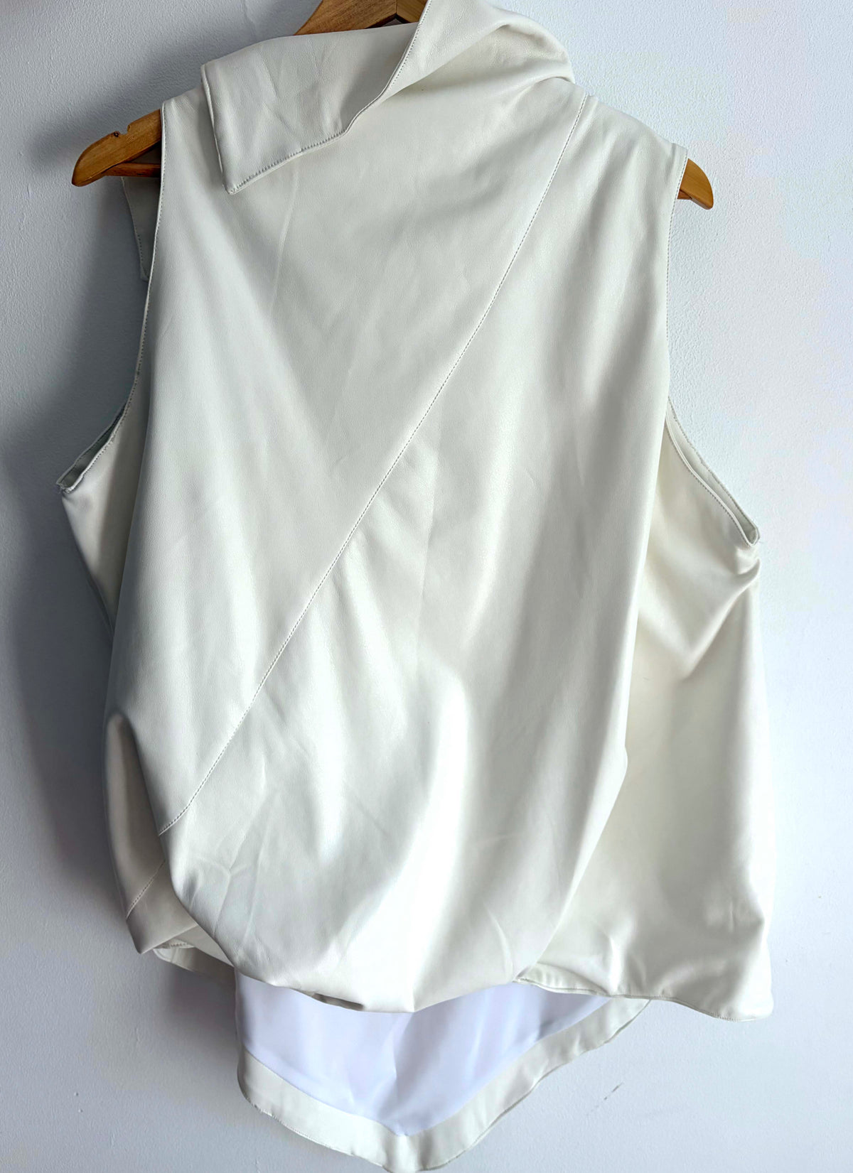 Back-striped vest