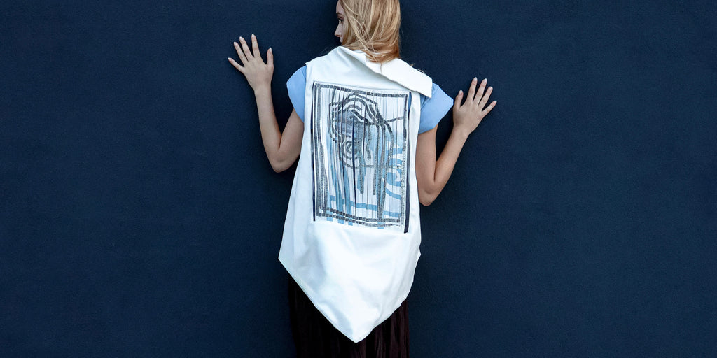 Back-striped vest